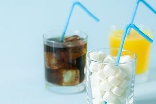 Experti žádají spotřební daň na limonády. Posílí zdraví i příjmy státu - Novinky