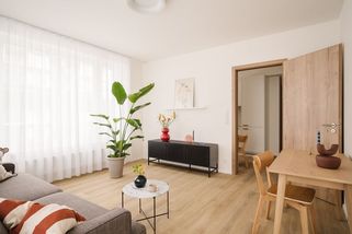 Majitel desítek tisíc bytů se chystá do Prahy. Tu ale dusí obří ceny - Seznam Zprávy