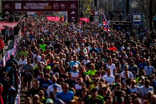 Česká běžecká scéna láme rekordy. K závodům se hrdě hlásí nováčci i sponzoři