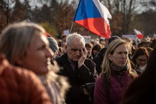 OBRAZEM: Pražskou Letnou zaplavily tisíce lidí. Demonstrovaly proti Babišově koaličnímu kabinetu