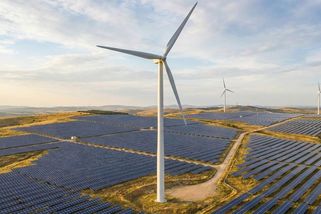 Větrné a fotovoltaické elektrárny snižují cenu elektřiny v Česku, prokázala nejnovější analýza