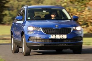 Ideální auto pro rodiny za rozumné peníze? Škoda Karoq je s tímhle motorem tou nejlepší volbou | Autosalon TV Prima