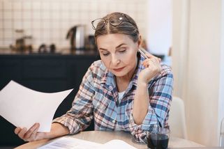 Ženy mířící do důchodu od roku 2027 jsou v nejistotě. Nové ocenění dětí může zamíchat výpočtem