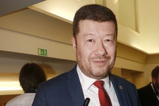 Kolik si měsíčně vydělá Tomio Okamura: Plat předsedy Sněmovny překročil historický rekord. Z této částky se vám zamotá hlava