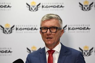 Co mi za to dají? Podnikatelé odmítají platit povinný příspěvek Hospodářské komoře - Novinky