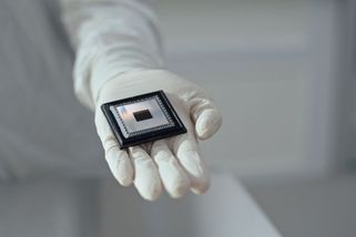 Revoluční kvantový čip. Za pět minut spočítal příklad, který by superpočítači trval 10 kvadrilionů let - Novinky