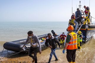 Překvapivá data. Češi chtějí pomoci uprchlíkům. Zároveň se migrace bojí - Seznam Zprávy