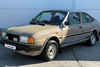 Někdo prodává socialistickou Škodu Rapid. A opět za částku, které se snad ani nechce věřit - Garáž.cz