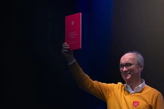 „S okamžitou platností.“ USA přerušují vztahy s předsedou polského parlamentu - Echo24.cz