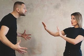 Domácí násilí má více podob. Přečti si, jak ho poznáš a jak můžeš pomoci