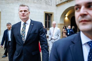 Online: Motoristé trvají na svých poslancích ve vládě, budou jednat s Babišem - Seznam Zprávy