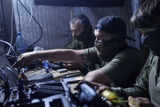 Rafinérií v Rusku otřásl masivní výbuch. Ukrajinci zasáhli klíčový ropný závod