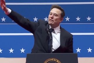 Strašný pohled. Hajlující Musk se prý něčím nadopoval a český politik mu ve zdravení zdatně sekunduje | Dvorana slámy