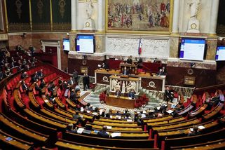 Manželství neznamená povinnost mít sex. Francouzský parlament schválil změnu zákona - Novinky