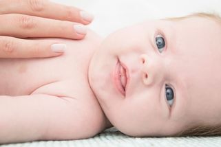 Obyvatel přibývá, Česko se blíží k hranici 11 milionů. Víc lidí však zemřelo, než se narodilo