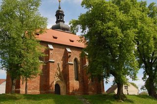 Nejsou peníze ani věřící. Církev na západě Čech už se zbavila skoro poloviny kostelů - Novinky