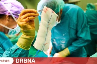 Mladá žena šla na plastiku prsou, po uspání už se neprobudila. Lékařka zaplatí pokutu