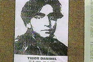 Když skinheadi „učili Romy plavat“