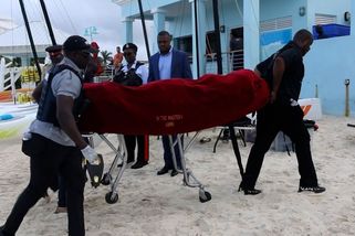 Turistku na paddleboardu zabil na Bahamách žralok - Novinky