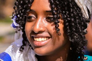 Půvabné Etiopanky a unikátní sakrální architektura. To je etiopská Lalibela - Médium.cz