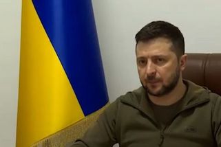 Zelenskyj ostře na Orbána: Běž se podívat na památník bot v Budapešti a rozhodni se, za kým stojíš - Novinky