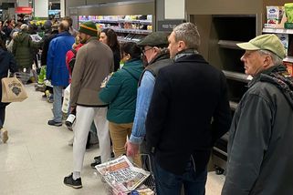 Máslo v Polsku: Seženete jej i za 22 Kč, Čechů už ale mají Poláci plné zuby. „Chovají se jak dobytek."