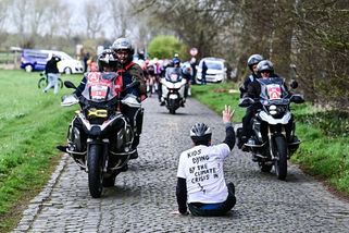 Známá firma ohrozila zdraví cyklistů. Protest aktivisty vyvolal chaos - Sport.cz