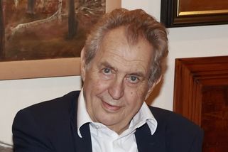 Jaký důchod berou čeští exprezidenti? Zeman si společně s rentou žije jako král, Klaus svůj důchod nekomentuje