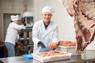 Řezník radí: Tohle je nejlepší maso na vaření i pečení. Levné, libové a plné chuti. Škoda, že ho lidé přehlížejí - SportDeník