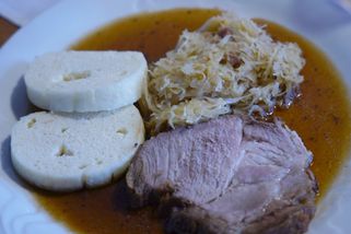 Kvíz na téma oblíbená jídla 80. let: Starší ročníky tyto obědy z období socialismu milují dodnes. Děti by nezískaly ani 4 z 10 bodů