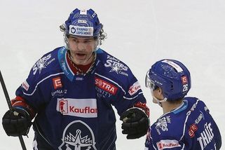 Jágr překonal světový rekord Gretzkyho. Pořád to má v ruce, ocenil jej parťák Kubík - Sport.cz