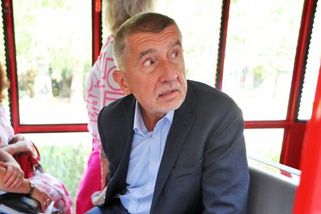 Babiše pokálel pták. Nemohl tomu uvěřit