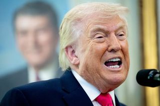 Trump se pustil do NATO. Nepomohli jste nám s Íránem, na to nezapomeneme, vzkázal