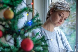 Smutné a bolestné. Ne pro každého jsou Vánoce svátky klidu, míru a lásky, ale spíš velkého trápení - Proženy.cz