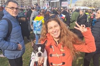 prahain.cz/politika/eva-decroix-dorazila-na-letnou-dobit-baterky-26731.html