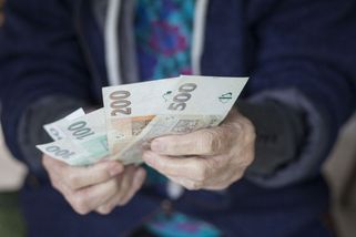 Okamžité řešení penzijní krize. Odchod do důchodu v 75 letech - Médium.cz