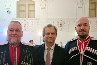 „Nezapomenutelný večer.“ Špičky sankcionovaného Ruského domu se baví v Praze