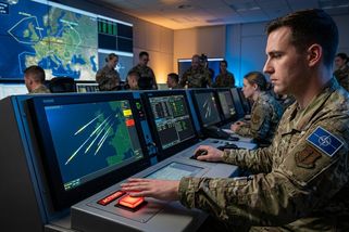 NATO zvyšuje pohotovost protiraketové obrany. Jsme na prahu nové války?