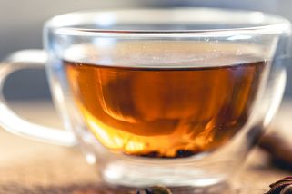 Babiččin tip na menší břicho za pár korun. Stačí jeden hrníček večer