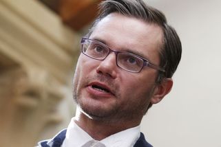 Polčák: Piráti zvedli tornádo naštvaných Starostů, ohrožují si místa ve vládě - Novinky