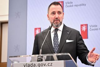 Motoristé na ministerstvu životního prostředí oznámili, že se musí šetřit - Médium.cz