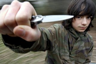 Agresivita dětí roste. Přibývá znásilnění, vražd i vyhrožování - Novinky