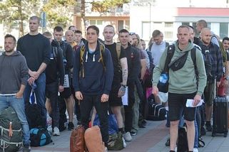 Budoucí vojáci i záložníci nastoupili ke kurzu v Dědicích. Podívejte se