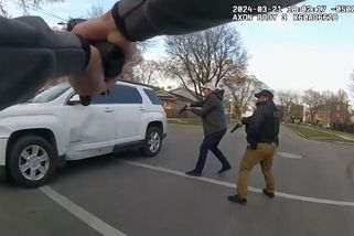 Během necelé minuty vystříleli američtí policisté 94 nábojů. Řidič neměl zapnutý pás - Novinky