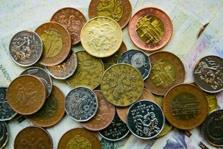 Konec složitých účtů. K poslání peněz postačí znát jen číslo mobilu - Seznam Zprávy