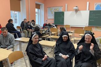 Strážníci v Táboře řešili podnapilou mládež, byli to však herci ze seriálu České televize - Novinky