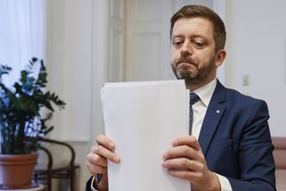 Rakušan chtěl přidat politikům sedícím na více židlích. Narazil - Novinky
