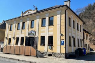 Zachráněná hospoda funguje jako samoobslužná. Už dva roky - Novinky