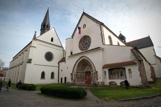 Přespat v klášteře a spřátelit se s jeptiškami? Církev láká na nezvyklé prázdniny - Novinky