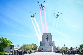 Nejdřív na dluh, pak zdanit domy? Jak Češi zaplatí, co slíbili Trumpovi - Seznam Zprávy